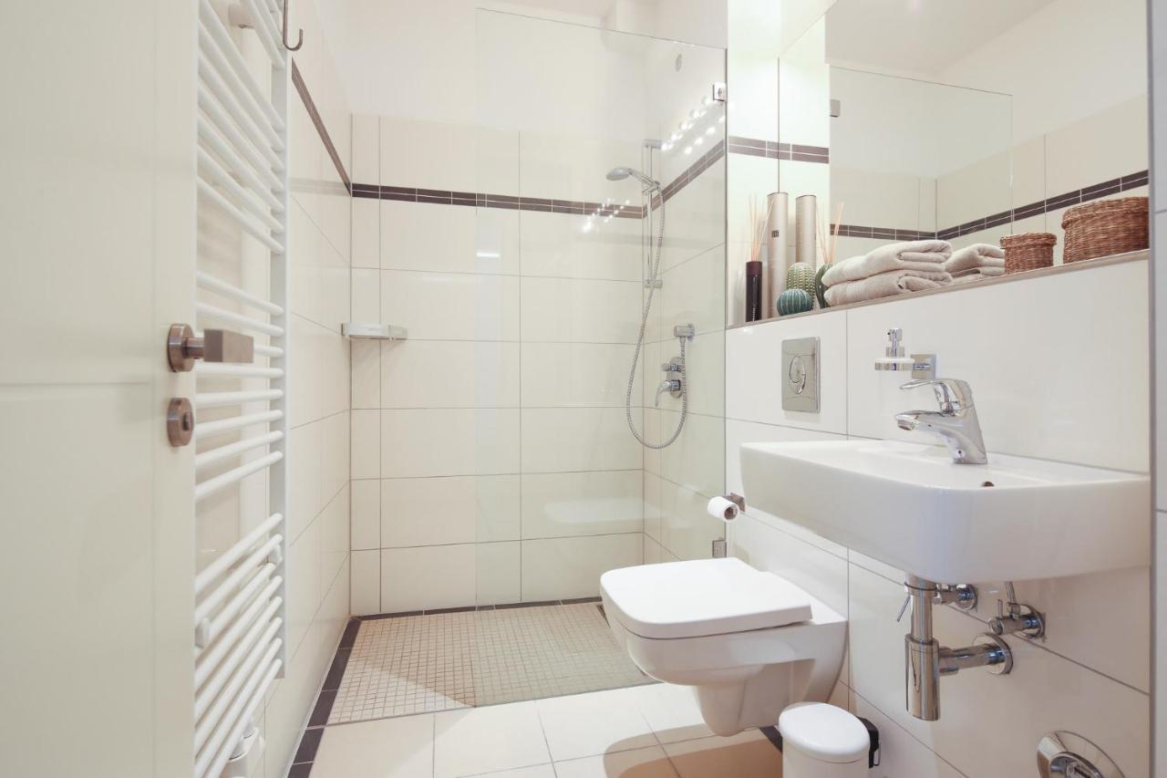 5 Personen Altbau Nahe Kurfürstendamm * Berlin